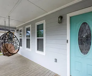 Photo 4 - Spacious Family Retreat Near Airport