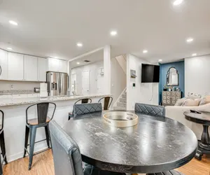 Photo 3 - Spacious Family Retreat Near Airport