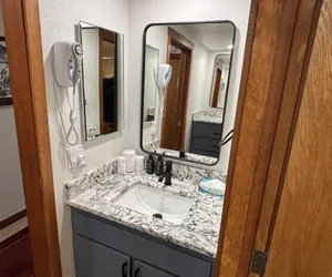 Photo 4 - Studio in Lakeside Village, Updated Kitchen & Bath