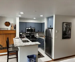 Photo 2 - Studio in Lakeside Village, Updated Kitchen & Bath