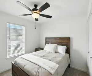 Photo 4 - Hawkeye Heaven-Modern Townhome Retreat in Iowa City