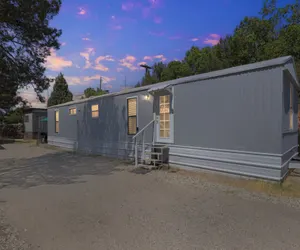 Photo 2 - Desert Haven Cozy 2-Bedroom Mobile Home Near NMSU
