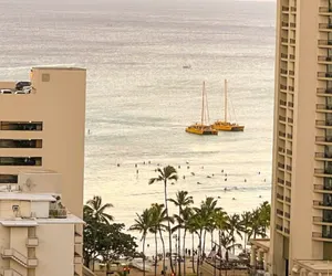 Photo 4 - Surfer's Sanctuary at Waikiki Lanais