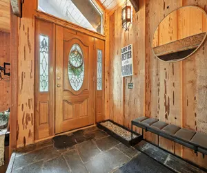 Photo 2 - Big Bear Lake Cabin  with Game Room