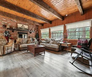 Photo 3 - Big Bear Lake Cabin  with Game Room