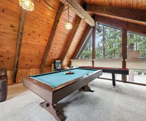 Photo 5 - Big Bear Lake Cabin  with Game Room