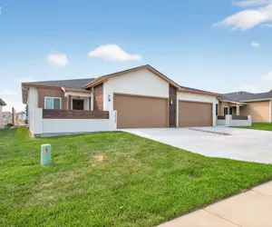 Photo 5 - Plush & Roomy - Perfect for All Ages near KU & KC