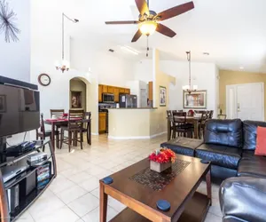 Photo 5 - 4bd Villa with Solar Heated Pool Near Disney No resort Fee