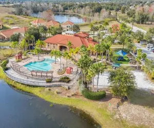 Photo 3 - 4bd Villa with Solar Heated Pool Near Disney No resort Fee