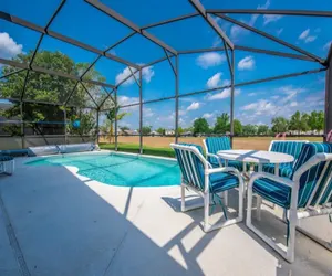 Photo 2 - Villa Near Disney 4 Bd 3 Bt with Private Pool Quiet Comminuty