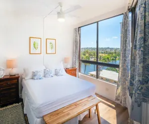 Photo 2 - Beachy Modern 2-Bedroom @ Sun-Kissed MV