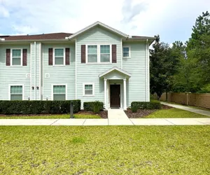Photo 4 - Minions Themed 4 bedrooms Home Near Disney Sleeps 10