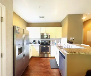 Photo 3 - Minions Themed 4 bedrooms Home Near Disney Sleeps 10