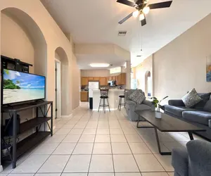 Photo 5 - Disney Hideaway Villa Sleeps 9, 4Bd Home with Pool