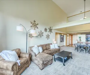 Photo 2 - 1BR+Loft @The Pines ~ Forest View, Kids Ski Free
