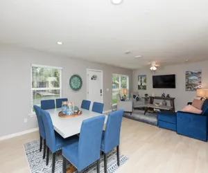 Photo 4 - Charming Downtown Cottage