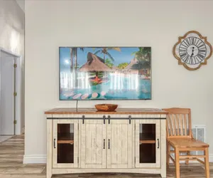 Photo 4 - Villa Minutes from Disney 4bd 3Bt Private Pool & Games