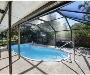 Photo 3 - 105th with Pool  654 3 bedroom 2 bedroom Remodel in works