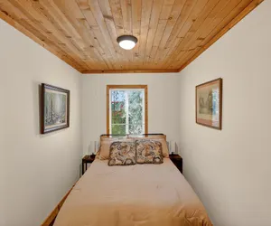 Photo 5 - Rouge Cobb Mountain Hotel - Cabin 1