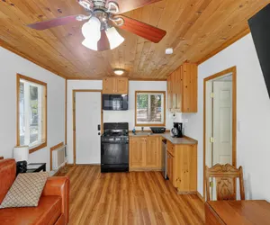 Photo 3 - Rouge Cobb Mountain Hotel - Cabin 2