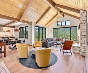 Photo 5 - Clearview Luxury Home at Windcliff
