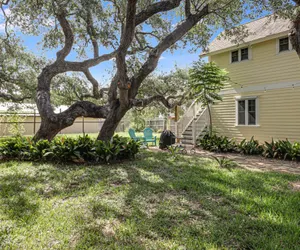 Photo 2 - Rockport Treehouse