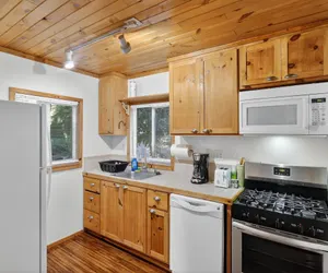 Photo 4 - Rouge Cobb Mountain Hotel - Cabin 4