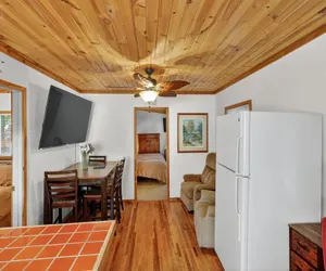 Photo 3 - Rouge Cobb Mountain Hotel - Cabin 5