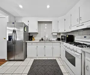 Photo 2 - Stylish Downtown Retreat Steps to NYC