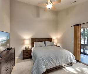 Photo 5 - Meadow Chalet