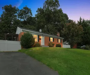 Photo 5 - Spacious Getaway Near DC & Potomac River