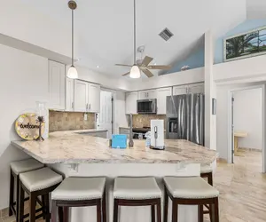 Photo 3 - 5550 Palmetto Paradise: 3BR w/ Gulf Views, Heated Pool