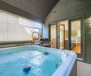 Photo 5 - Mountain Luxury in Old Town w Spa-Walk to Main 440