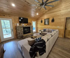 Photo 3 - Misty Mountain Getaway - 2 bedroom