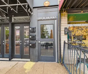 Photo 5 - Stylish Downtown Unit with Historic Charm
