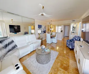 Photo 2 - Mainsail 143