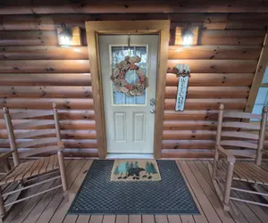Photo 2 - Black Bear Retreat 2 beds!