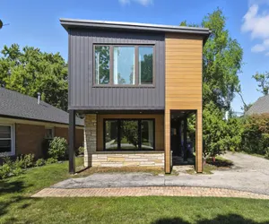 Photo 5 - Bright Modern 3Bed 2.5Bath Evanston Home w/Parking