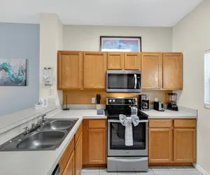 Photo 4 - Modern Kissimmee Townhouse near Disney