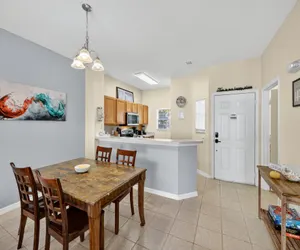 Photo 5 - Modern Kissimmee Townhouse near Disney