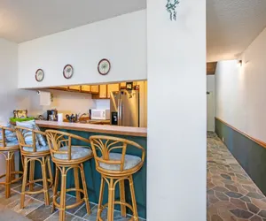 Photo 5 - Kailua Bay Resort 4-305