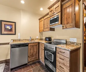 Photo 3 - Copperbottom Inn 102