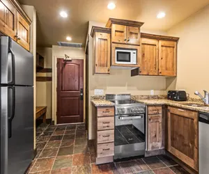 Photo 3 - Copperbottom Inn 101