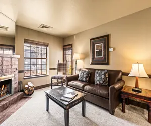 Photo 5 - Copperbottom Inn 101