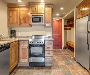 Photo 3 - Copperbottom Inn 207