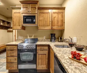 Photo 2 - Copperbottom Inn 311