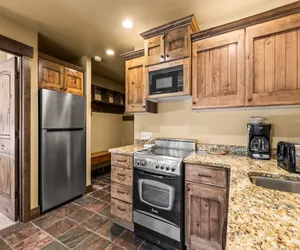 Photo 2 - Copperbottom Inn 103