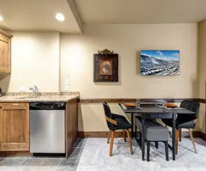 Photo 2 - Copperbottom Inn 202