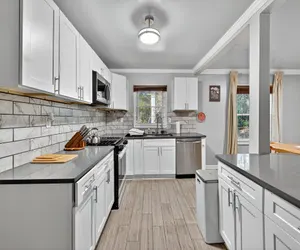 Photo 3 - Charming East Atlanta Oasis Meets City Vibe