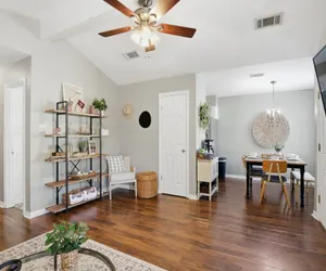 Photo 4 - Howdy Hang Out - Cozy, Cute and Comfortable House!